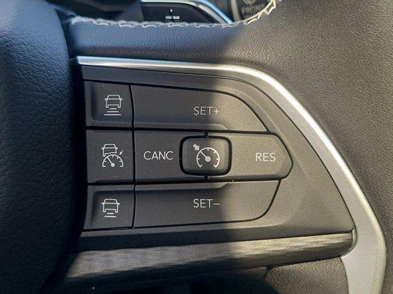 Used 2023 Jeep Grand Cherokee Altitude RWD image 25