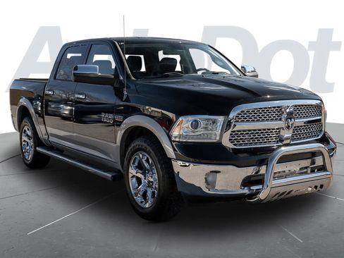 Used 2013 RAM 1500 Laramie w/ Convenience Group image 4