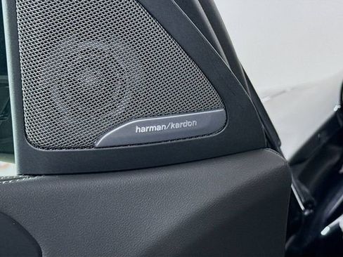 New 2026 BMW X6 xDrive40i w/ Climate Comfort Package image 19