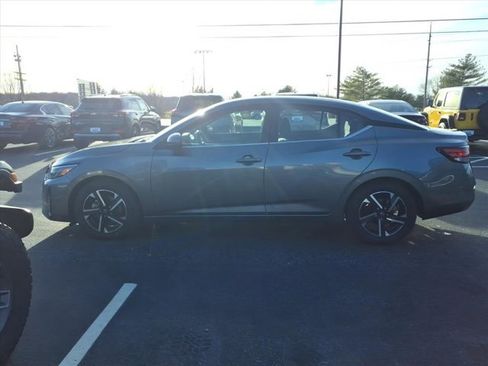 Used 2024 Nissan Sentra SV image 4