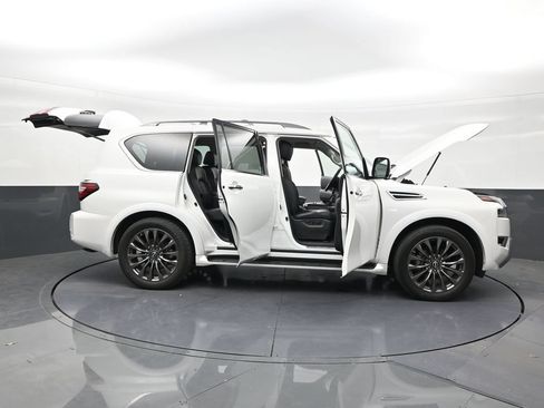 Used 2023 Nissan Armada Platinum w/ Captain's Chairs Package RWD image 29