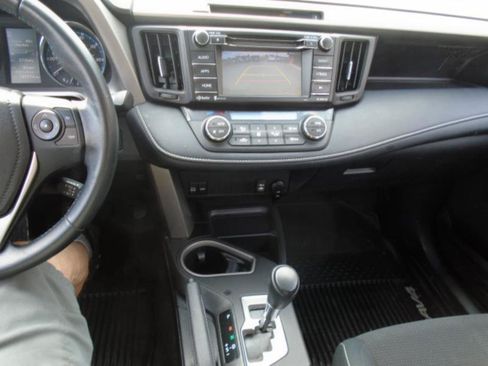 Used 2016 Toyota RAV4 XLE FWD image 15