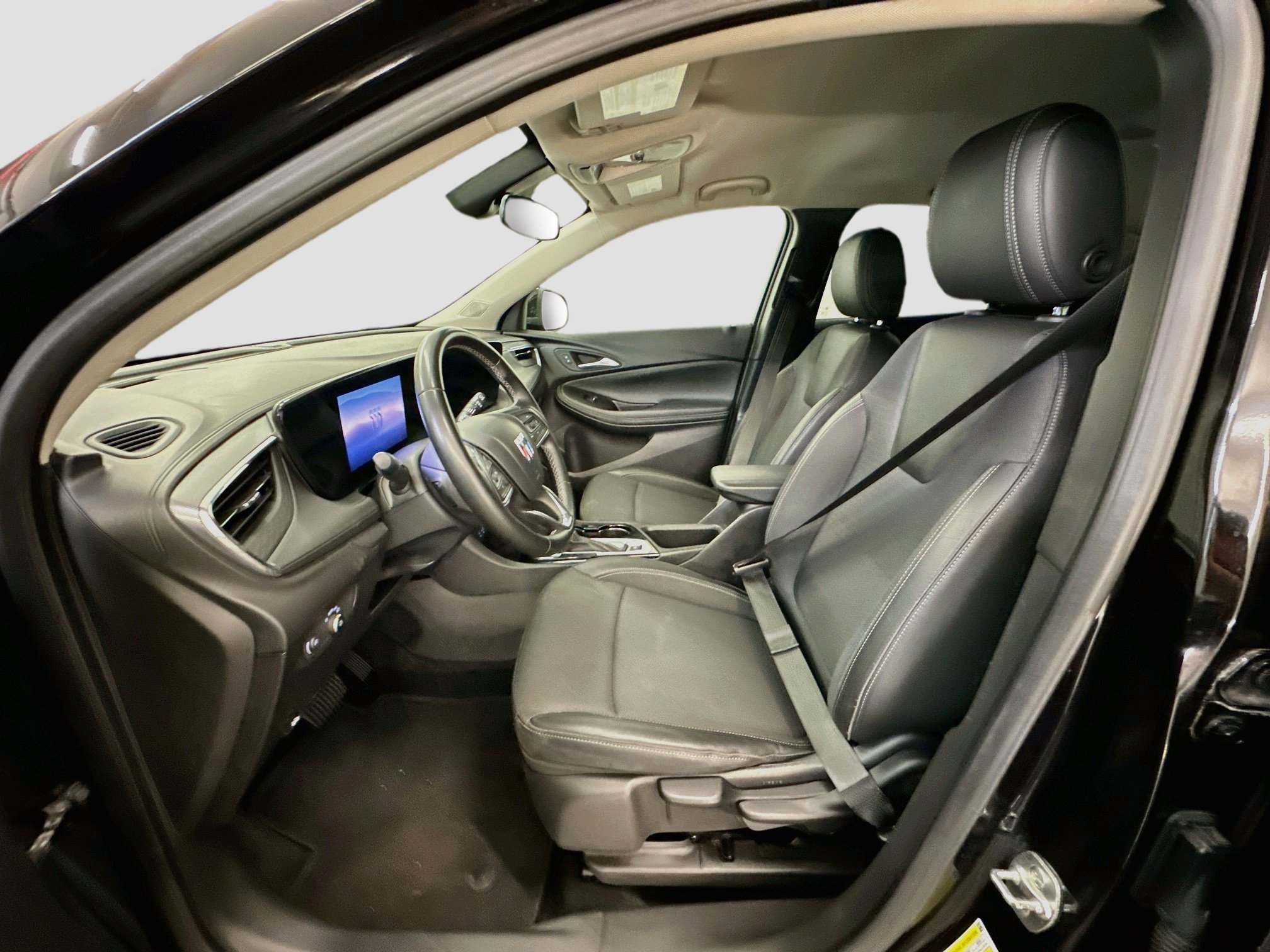 Used 2025 Buick Encore GX Preferred AWD/4WD image 13