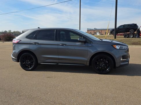 Used 2022 Ford Edge ST-Line image 9