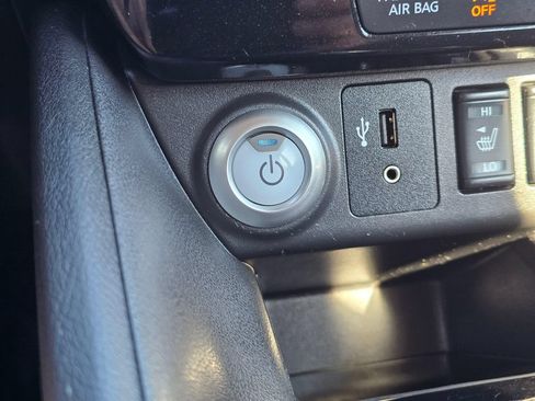 Used 2019 Nissan Leaf SV w/ SV Technology Package FWD image 22