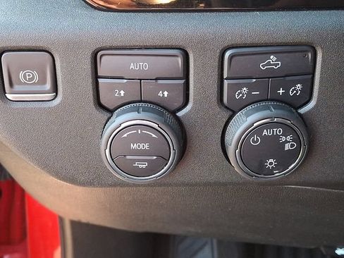 Used 2023 Chevrolet Silverado 1500 LT AWD/4WD image 22