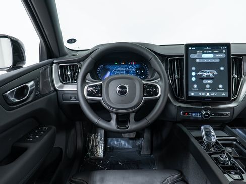 New 2026 Volvo XC60 B5 Ultra w/ Climate Package AWD/4WD image 17