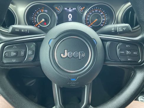 Used 2020 Jeep Wrangler Sport image 14