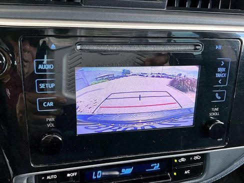 Used 2018 Toyota Corolla SE w/ Carpet Mat Package (TMS) FWD image 14