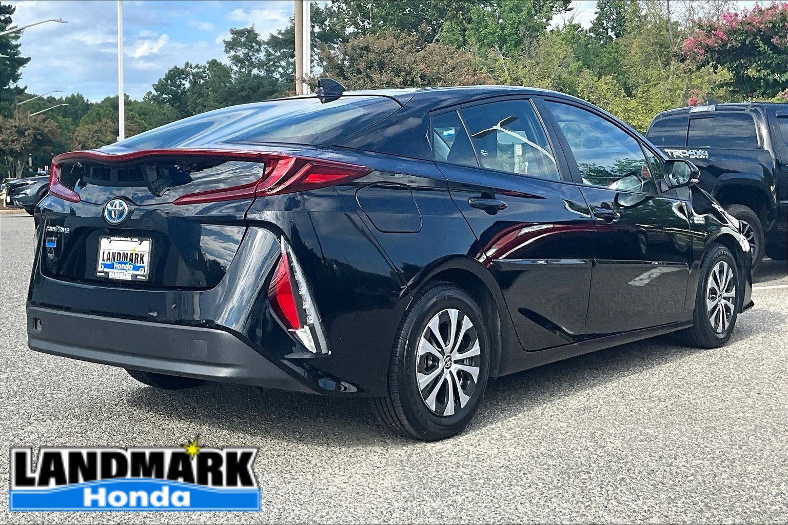 Used 2021 Toyota Prius Prime LE w/ Carpet Mat Package (TMS) FWD image 2