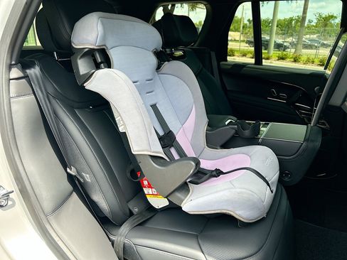 New 2025 Land Rover Range Rover SV image 11