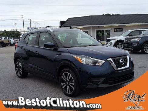 Used 2019 Nissan Kicks SV FWD image 1
