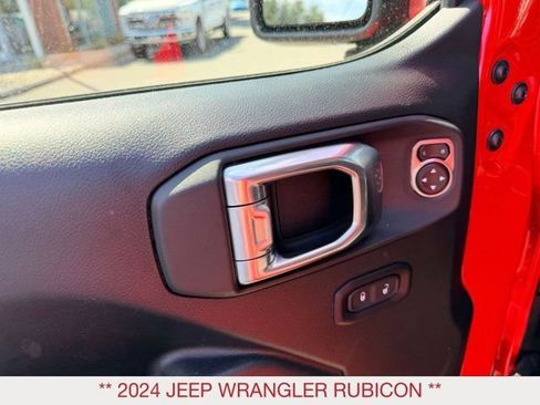 Used 2024 Jeep Wrangler Unlimited Rubicon AWD/4WD image 19