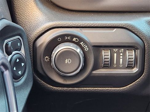 Used 2021 Jeep Wrangler Sport S image 19