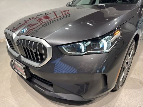 Used 2025 BMW i5 xDrive40 w/ Premium Package image 9