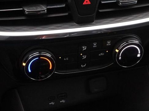 Used 2024 Buick Encore GX Sport Touring image 16