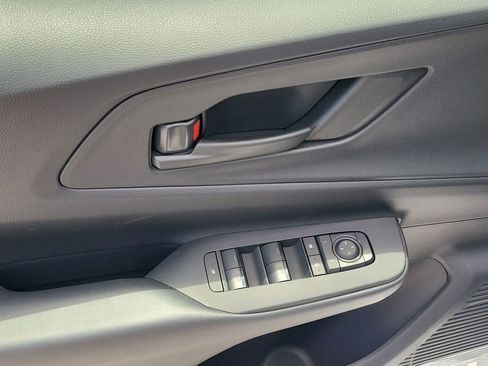 New 2026 Toyota Prius Plug-In Hybrid FWD image 20