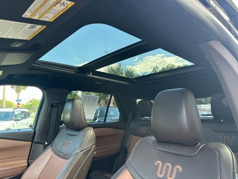 Certified 2023 Ford Explorer King Ranch RWD image 3