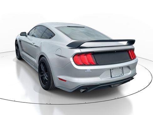 Used 2018 Ford Mustang EcoBoost image 4