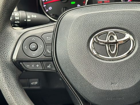 Used 2021 Toyota RAV4 XLE w/ Convenience Package FWD image 30