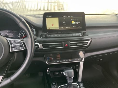 Used 2021 Kia Seltos SX w/ SX Sunroof Package image 19