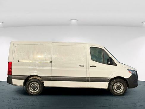 Used 2024 Mercedes-Benz Sprinter 2500 image 8