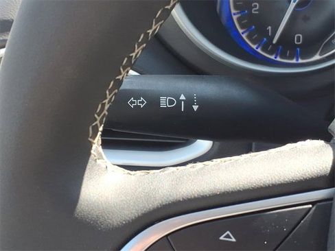 Used 2024 Chrysler Pacifica Touring-L image 25