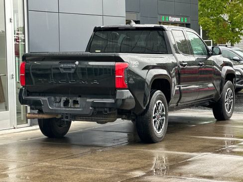 Used 2025 Toyota Tacoma TRD Sport AWD/4WD image 3