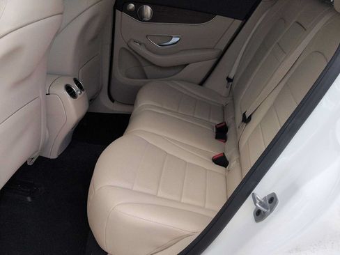 Used 2021 Mercedes-Benz GLC 300 4MATIC image 21