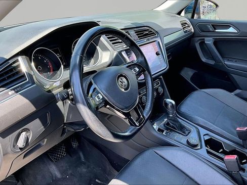 Used 2019 Volkswagen Tiguan SE image 12