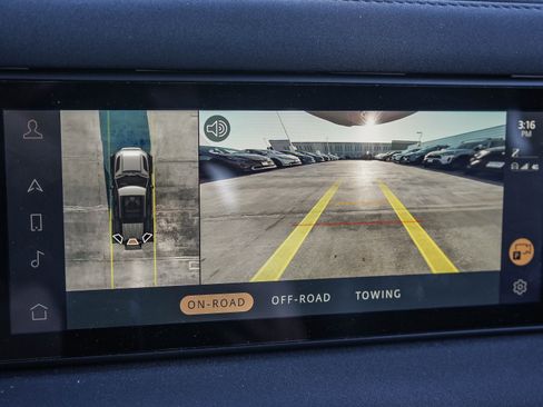 Used 2023 Land Rover Defender 110 S image 24