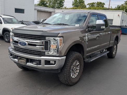 Used 2019 Ford F250 XLT w/ XLT Premium Package AWD/4WD image 1