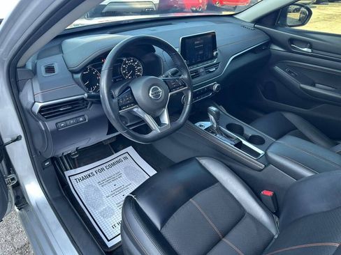 Used 2019 Nissan Altima 2.5 SR w/ SR Premium Package FWD image 12