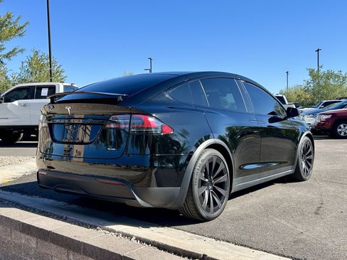 Used 2022 Tesla Model X Plaid image 3