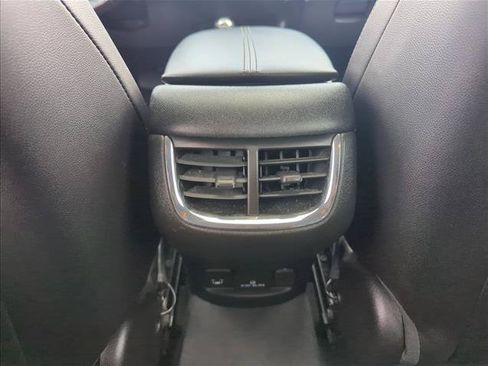 Used 2018 Chevrolet Malibu Premier w/ Premier Sun and Wheel Package FWD image 21