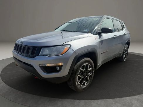 Used 2019 Jeep Compass Trailhawk AWD/4WD image 1
