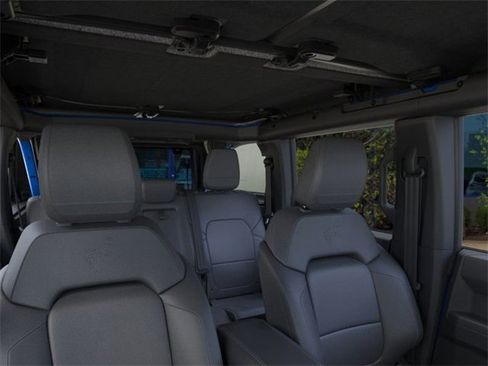 New 2025 Ford Bronco Badlands image 12
