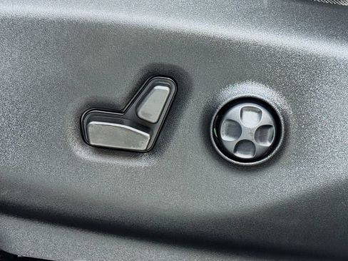 Used 2022 Chrysler Pacifica Limited w/ S Appearance Package FWD image 18