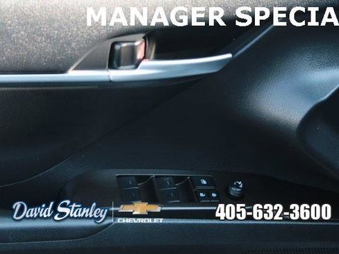 Used 2024 Toyota Camry SE image 12