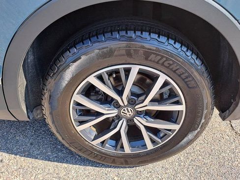 Used 2020 Volkswagen Tiguan SE FWD image 34