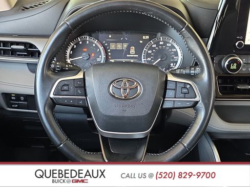 Used 2023 Toyota Highlander LE FWD image 12