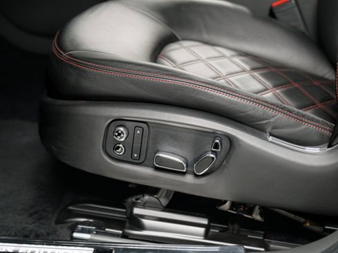 Used 2013 Bentley Mulsanne image 17