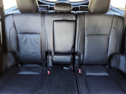 Used 2014 Toyota Highlander LE image 37