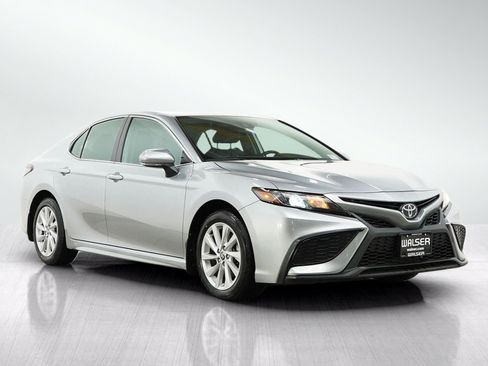 Used 2024 Toyota Camry SE FWD image 7