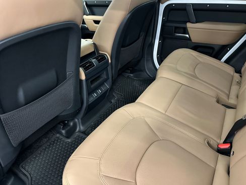 New 2026 Land Rover Defender 110 X-Dynamic SE image 16