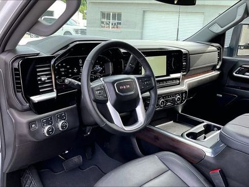 Used 2024 GMC Sierra 2500 SLT w/ SLT Premium Package AWD/4WD image 13