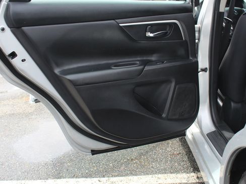 Used 2017 Nissan Altima 2.5 SV FWD image 14