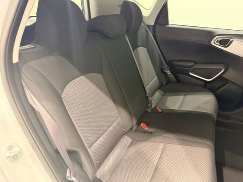 Used 2020 Kia Soul LX image 27