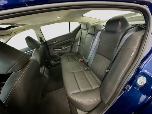 Used 2024 Nissan Altima 2.5 SR w/ SR Premium Package FWD image 30