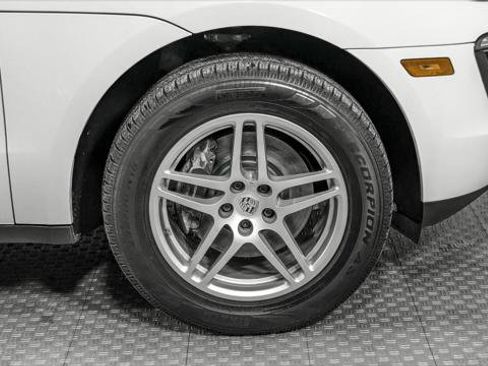 Used 2017 Porsche Macan SUV image 33